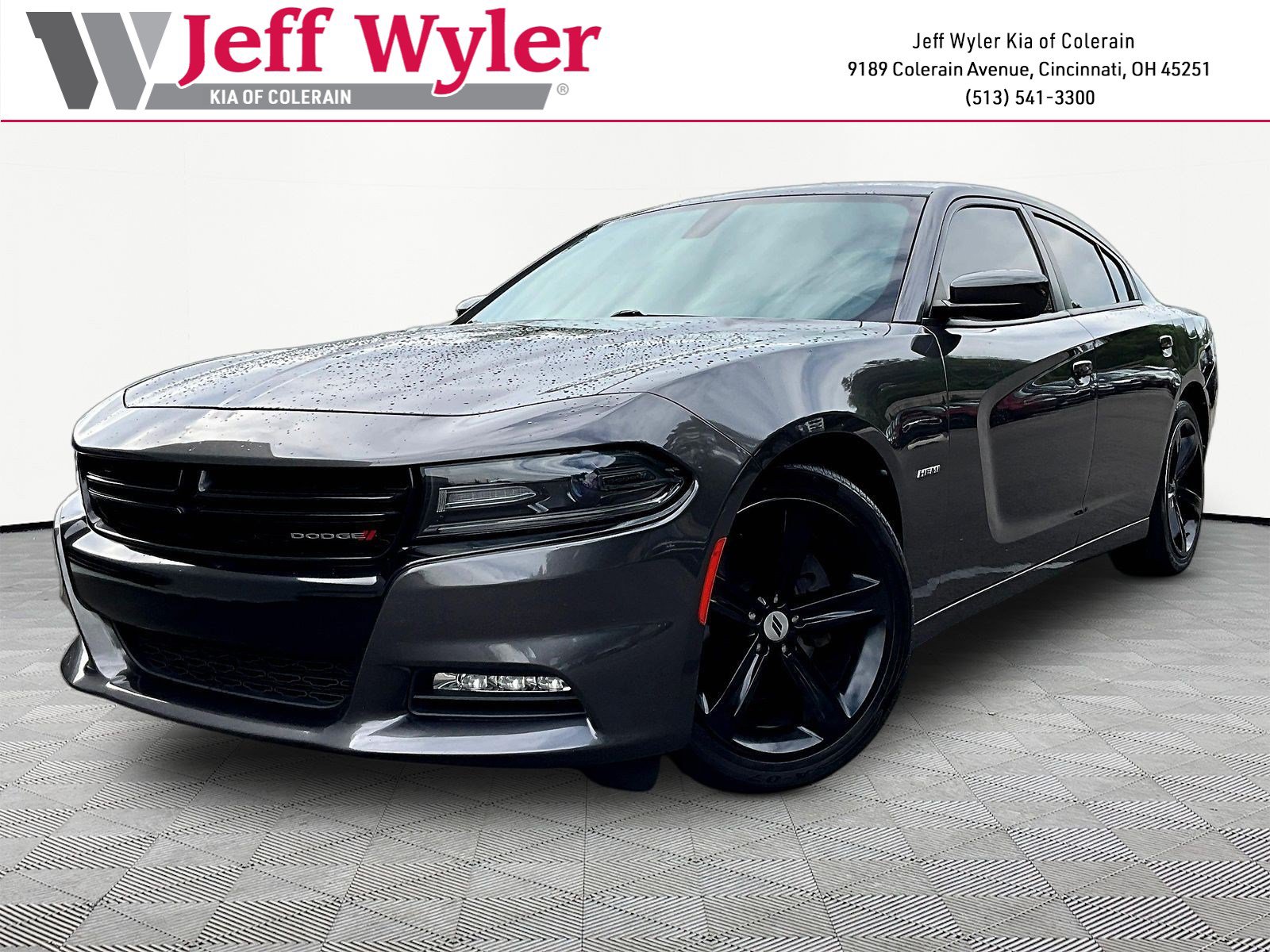 Used 2018 Dodge Charger R/T RWD image 1