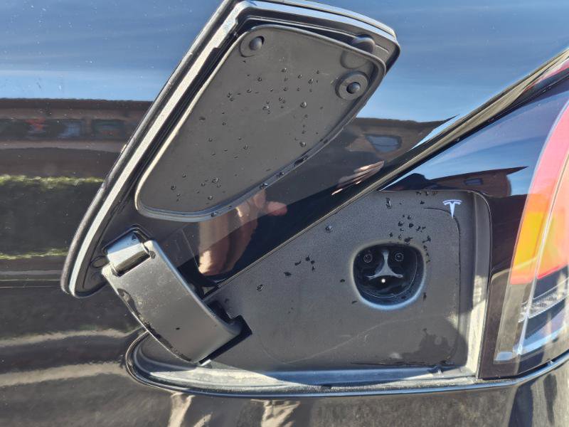 Used 2023 Tesla Model X image 24