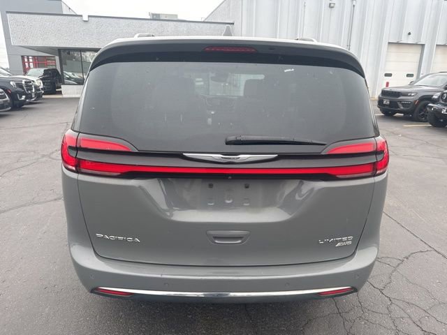 Used 2021 Chrysler Pacifica Limited w/ Premium & Safety Sphere Group image 8