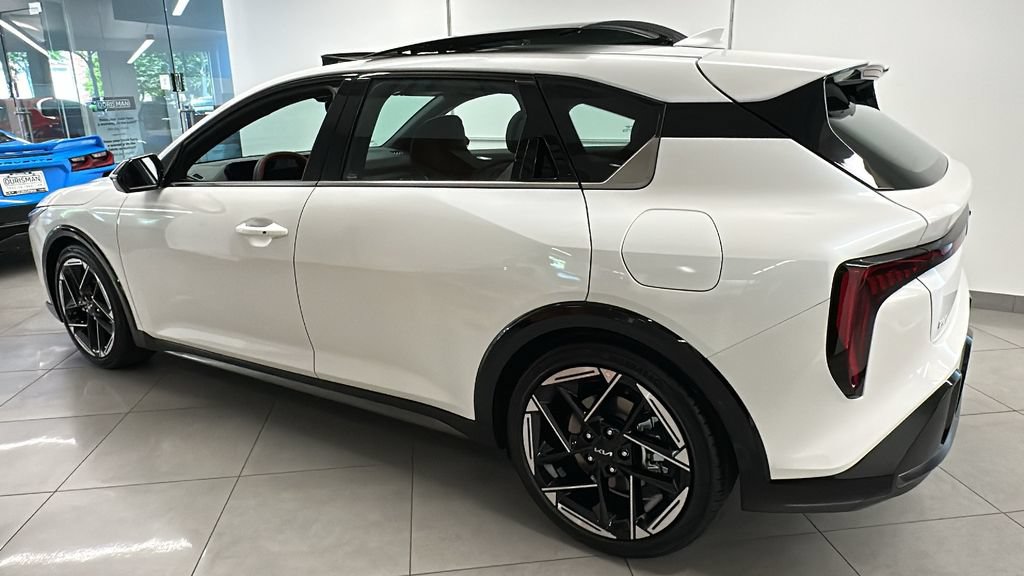 New 2026 Kia K4 GT-Line w/ GT-Line Premium Package FWD image 3