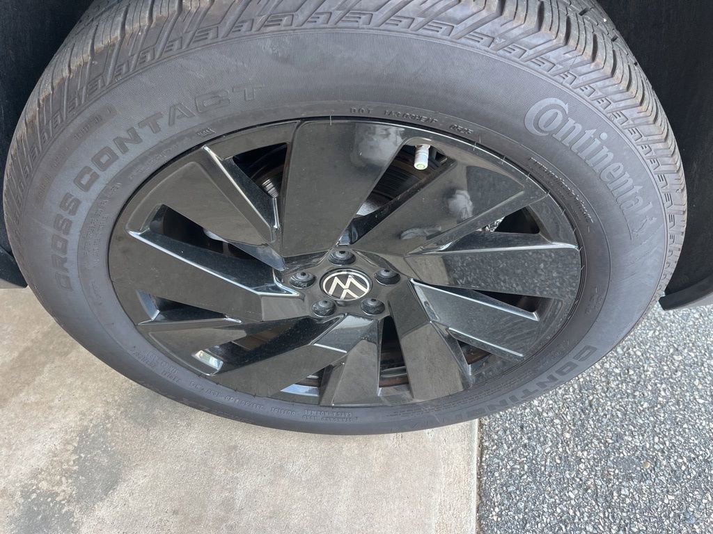 Used 2025 Volkswagen Atlas SE w/ Black Wheel Package image 45