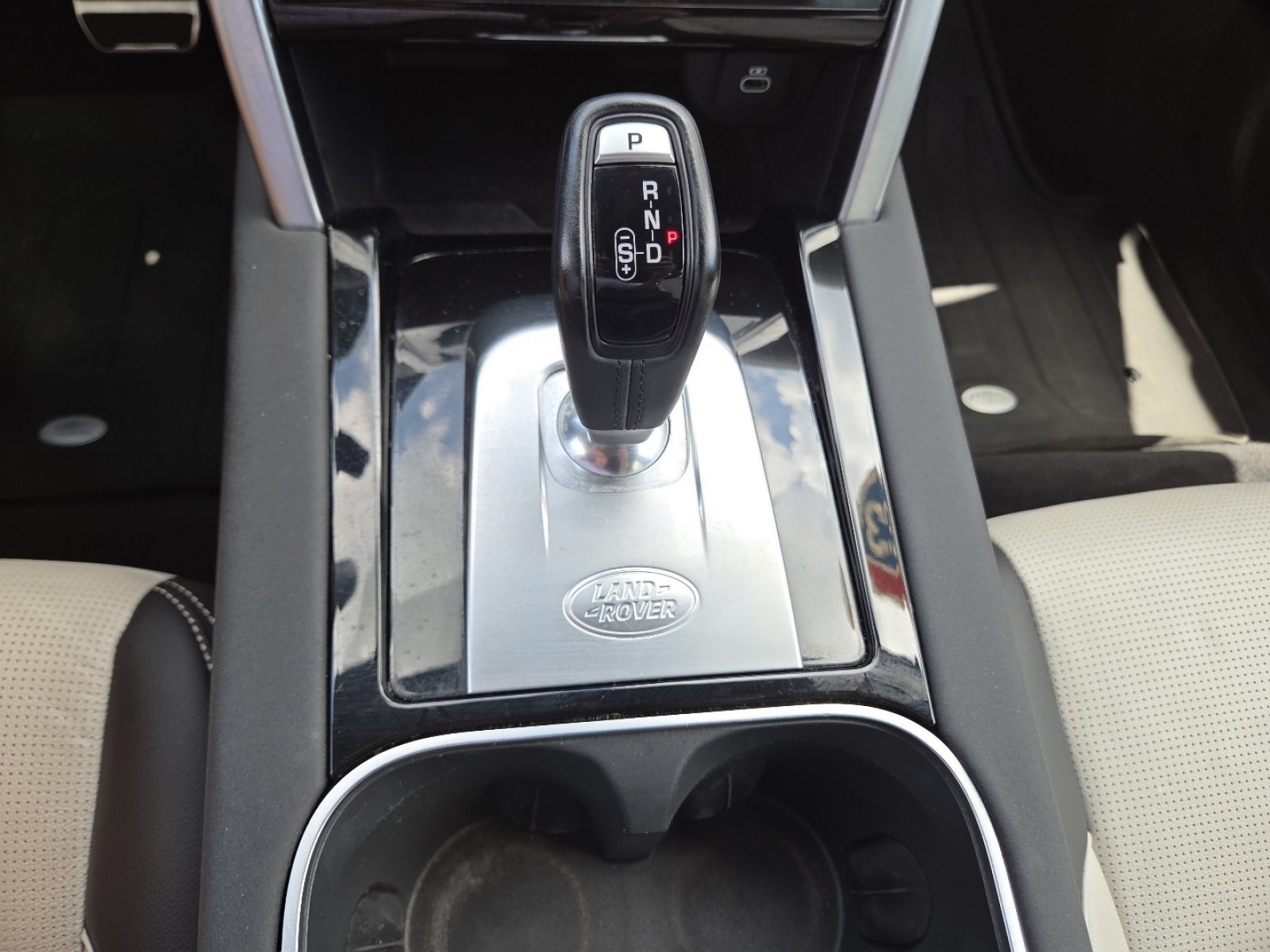Used 2023 Land Rover Discovery Sport SE R-Dynamic AWD/4WD image 37