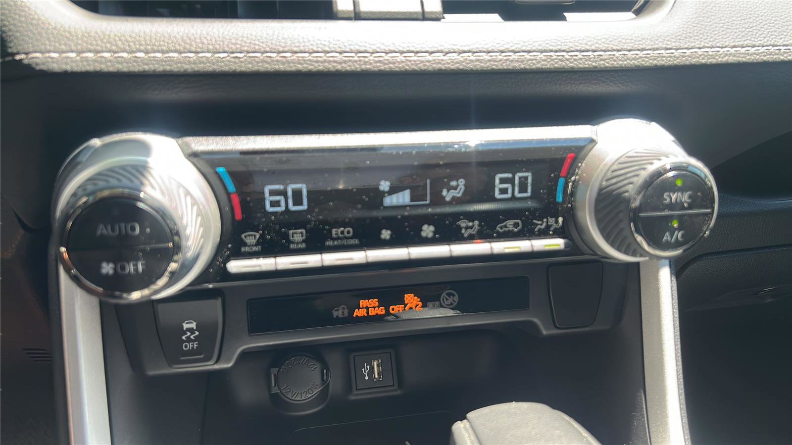 Used 2025 Toyota RAV4 XLE AWD/4WD image 18