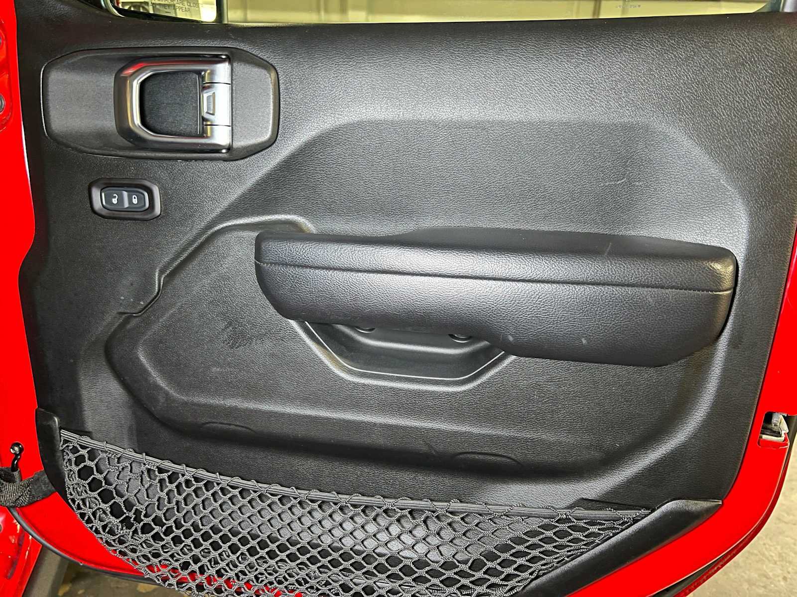 Used 2018 Jeep Wrangler Rubicon AWD/4WD image 11