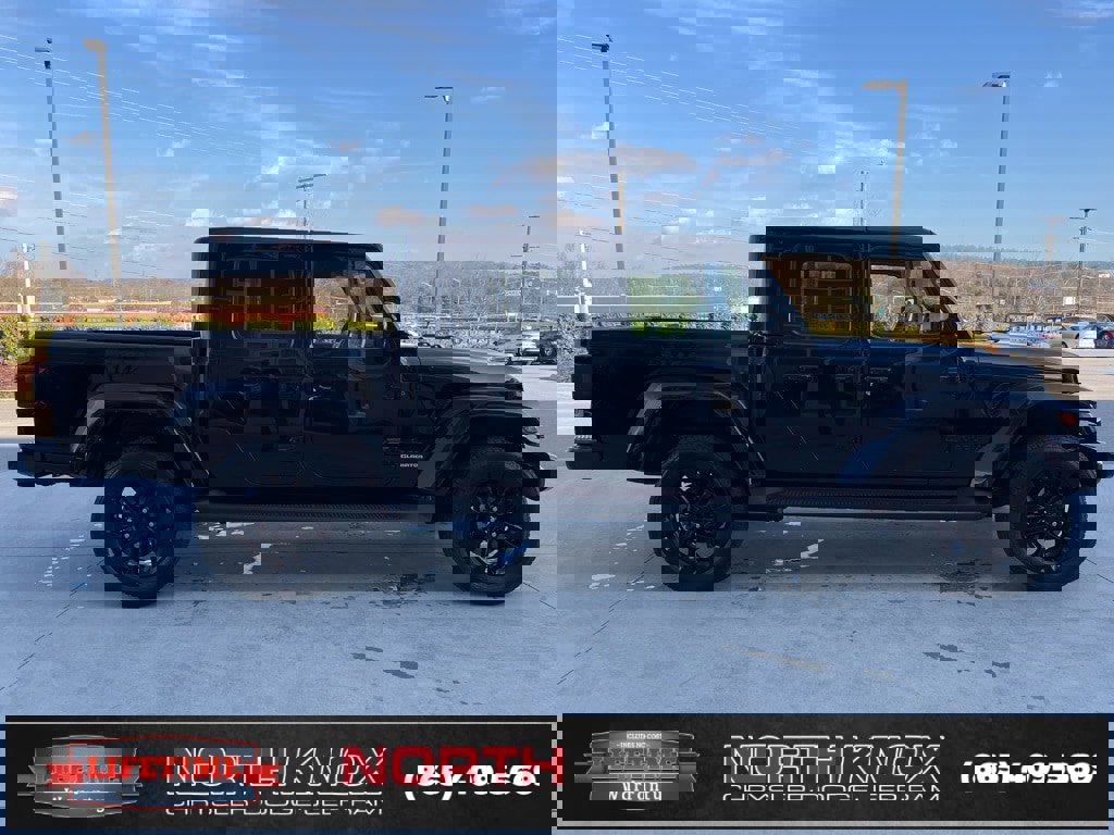 Used 2022 Jeep Gladiator Overland image 21