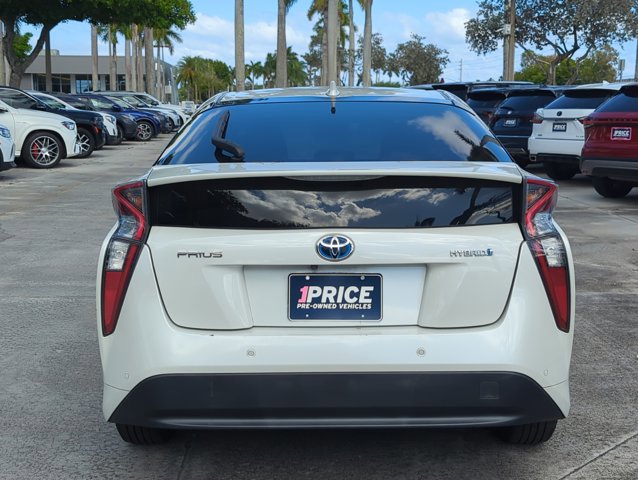 Used 2018 Toyota Prius Four image 6