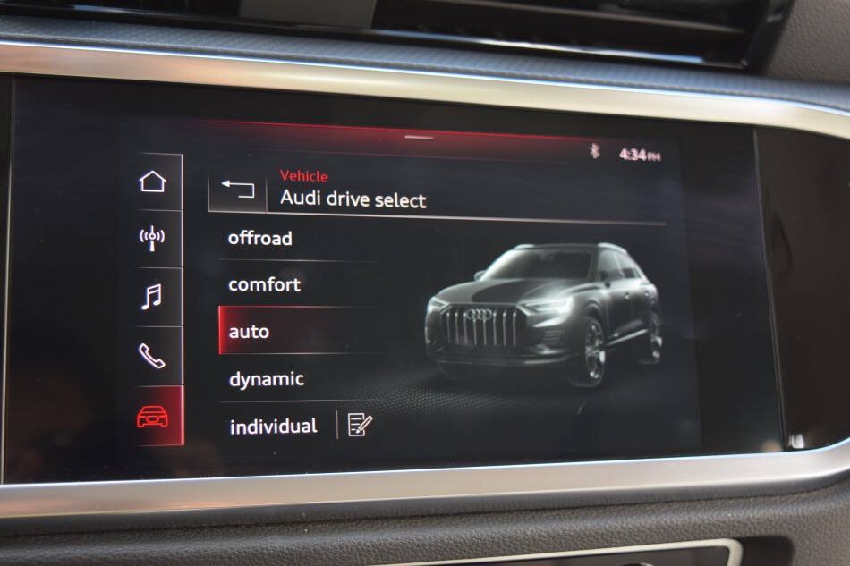 Used 2020 Audi Q3 2.0T Premium w/ Convenience Package AWD/4WD image 61
