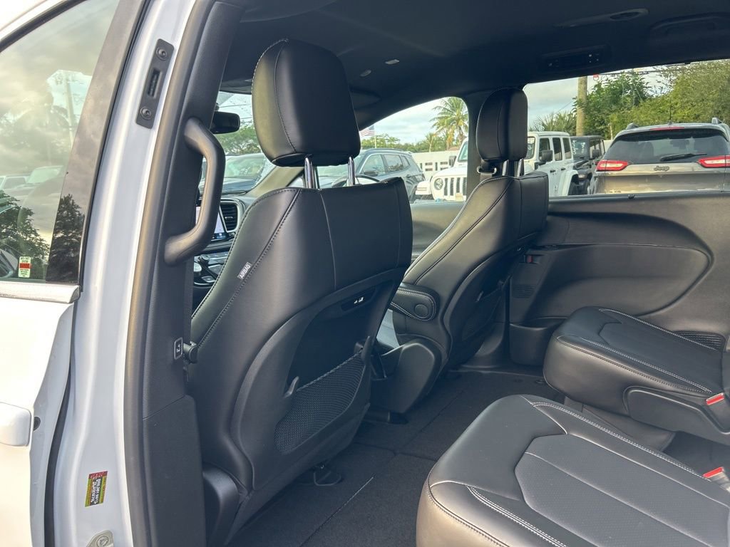 New 2026 Chrysler Pacifica Select image 33