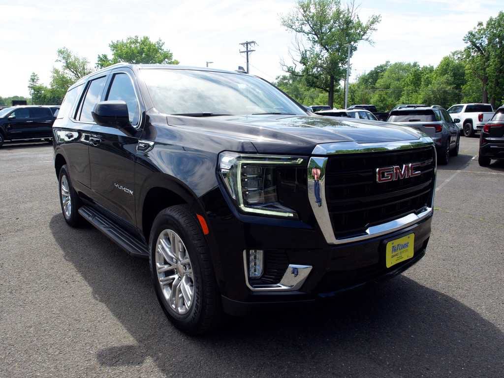 Certified 2024 GMC Yukon SLE w/ Gmc Pro Safety Plus Package AWD/4WD image 1