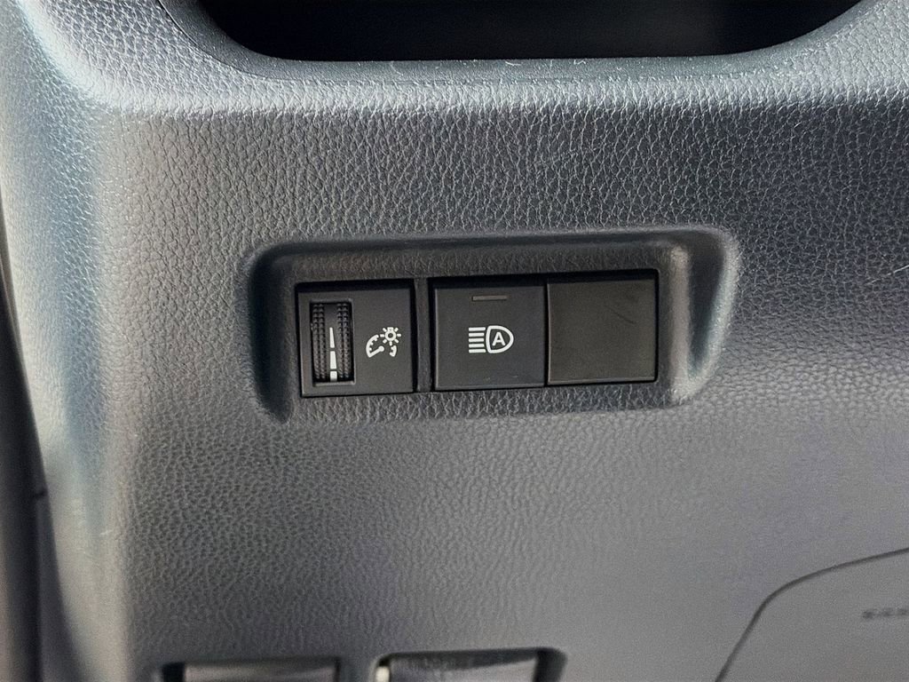 Used 2020 Toyota RAV4 LE w/ Carpet Mat Package image 11