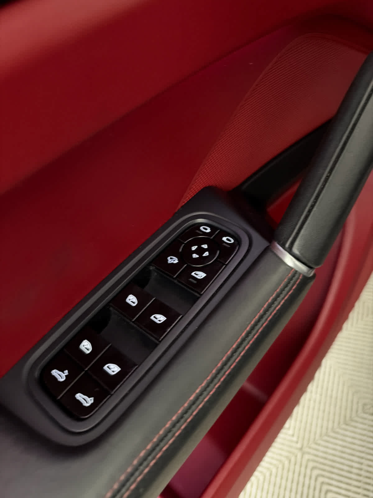 Used 2019 Porsche Cayenne AWD/4WD image 23