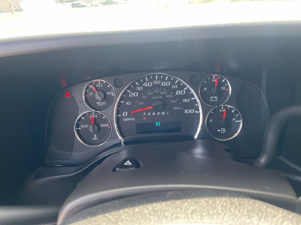 Used 2024 Chevrolet Express 2500 w/ Driver Convenience Package RWD image 12