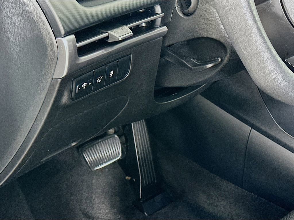 Certified 2025 Hyundai Tucson SEL image 10