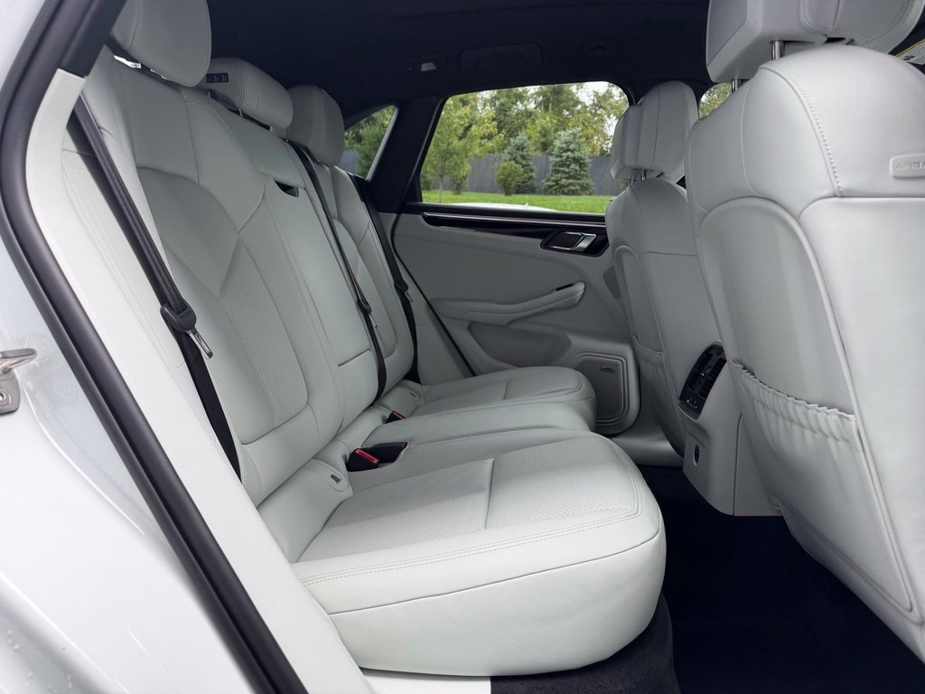Certified 2023 Porsche Macan S AWD/4WD image 20