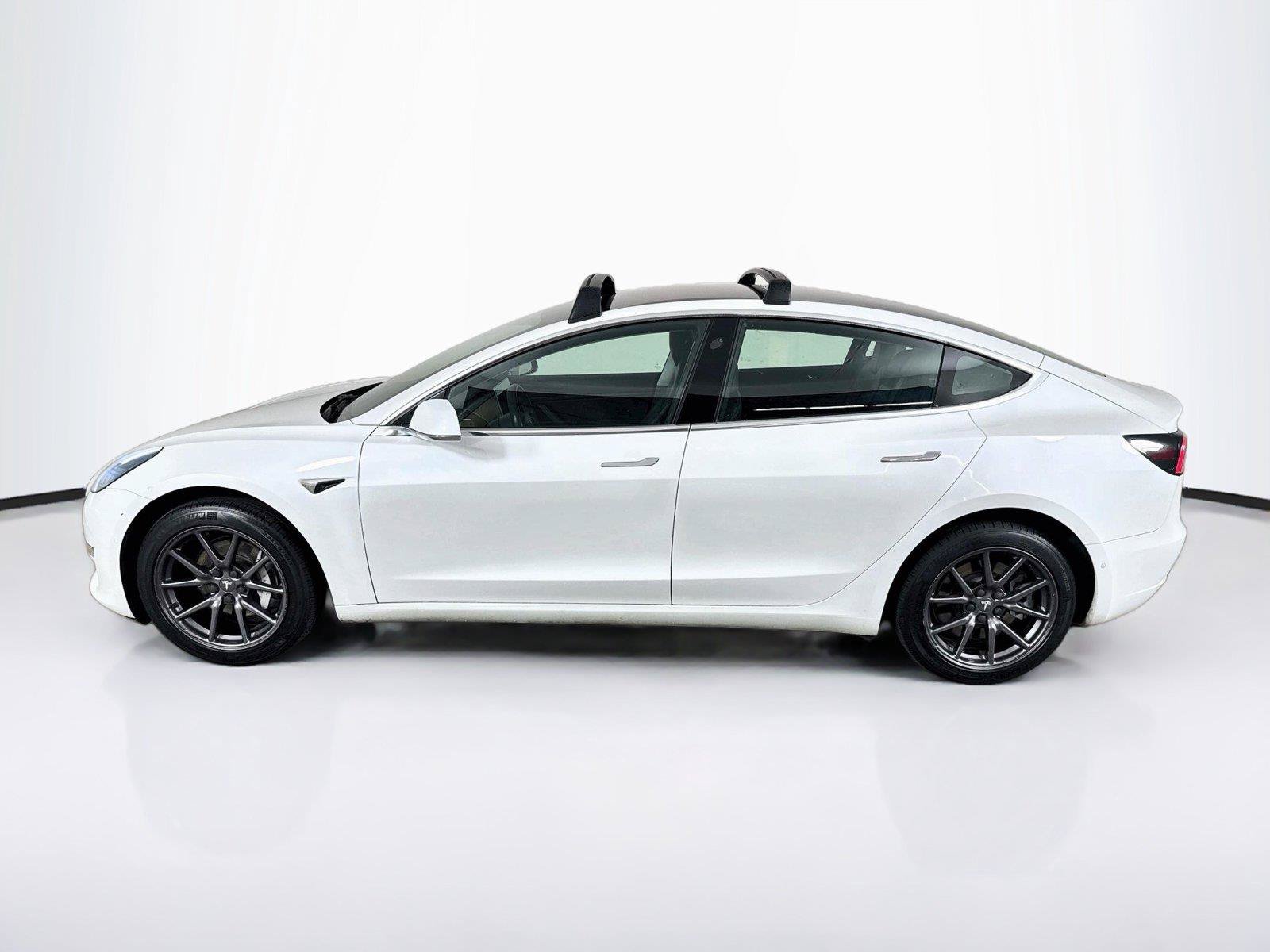 Used 2019 Tesla Model 3 Standard Range Plus RWD image 2