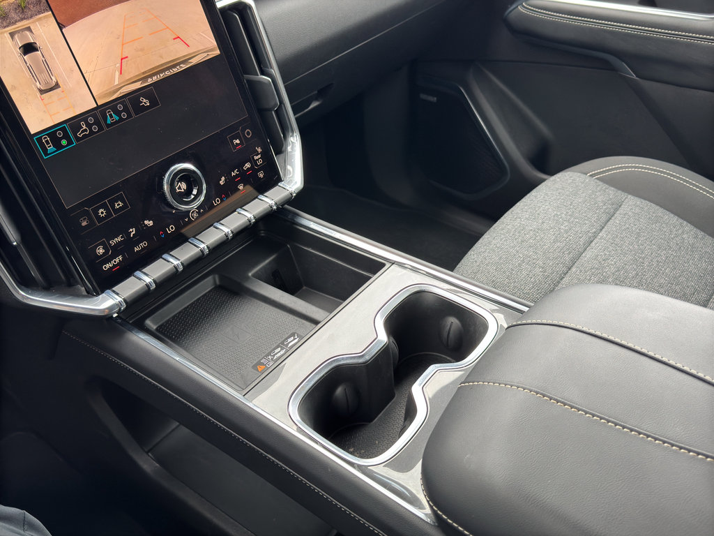 Used 2025 GMC Acadia Elevation image 26