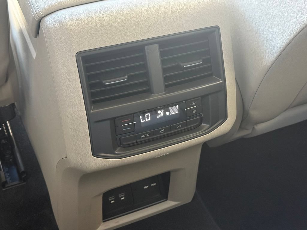 Used 2023 Volkswagen Atlas SE AWD/4WD image 30