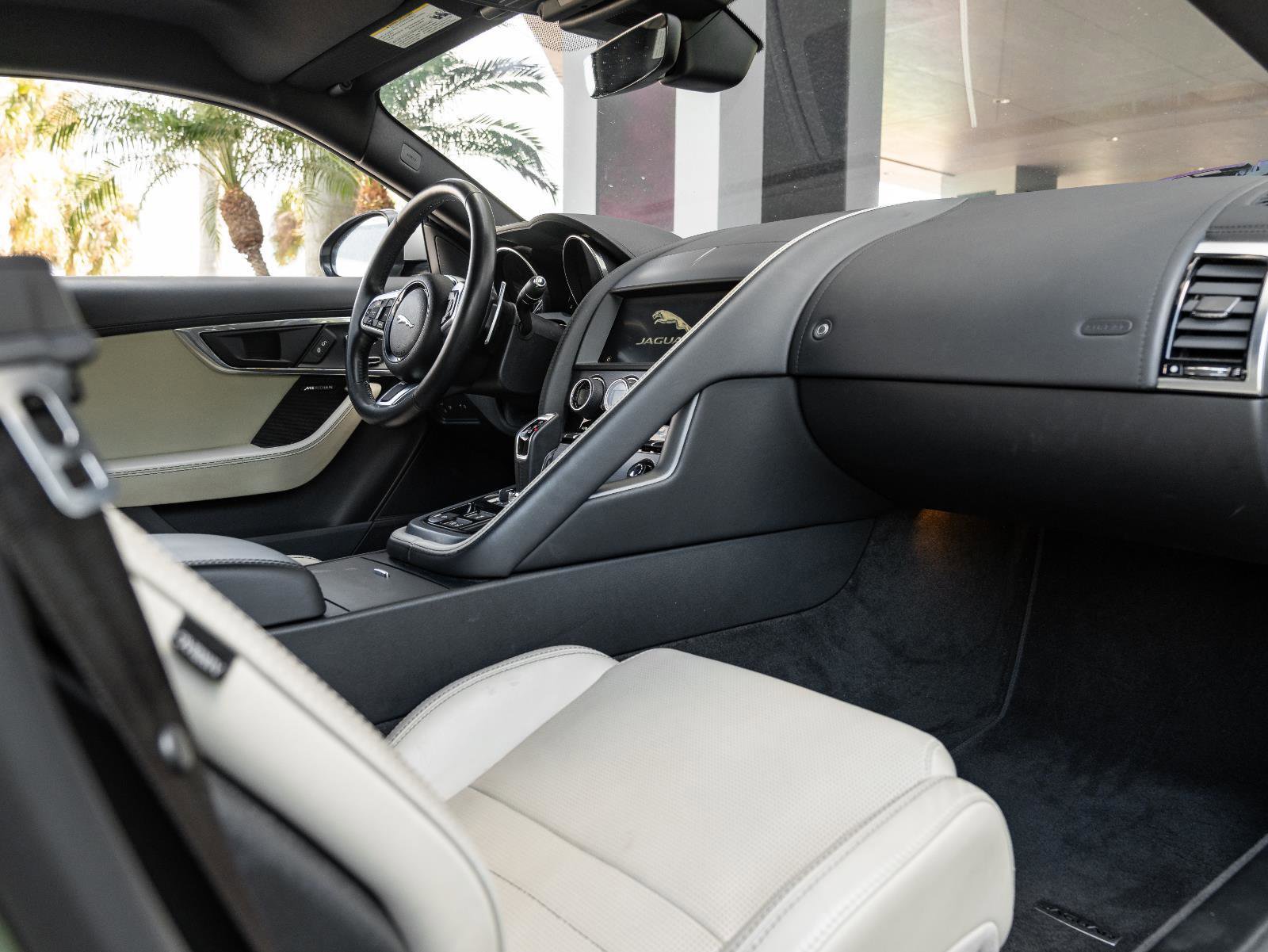 Used 2020 Jaguar F-TYPE Coupe RWD image 2
