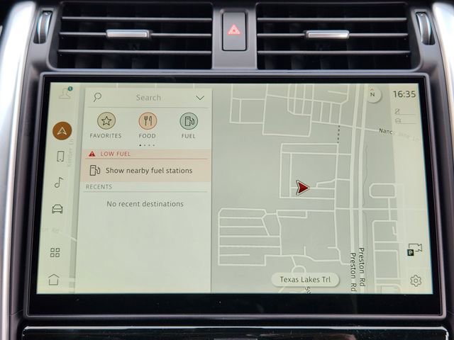 Used 2025 Land Rover Discovery S image 12