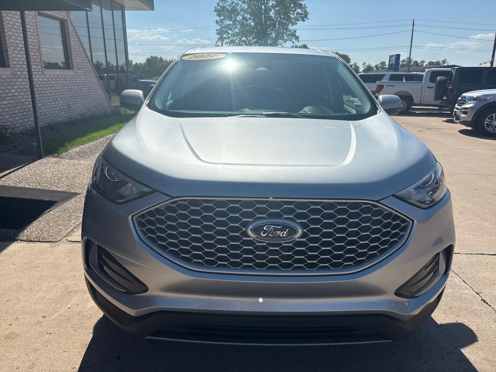 Used 2024 Ford Edge SEL image 6