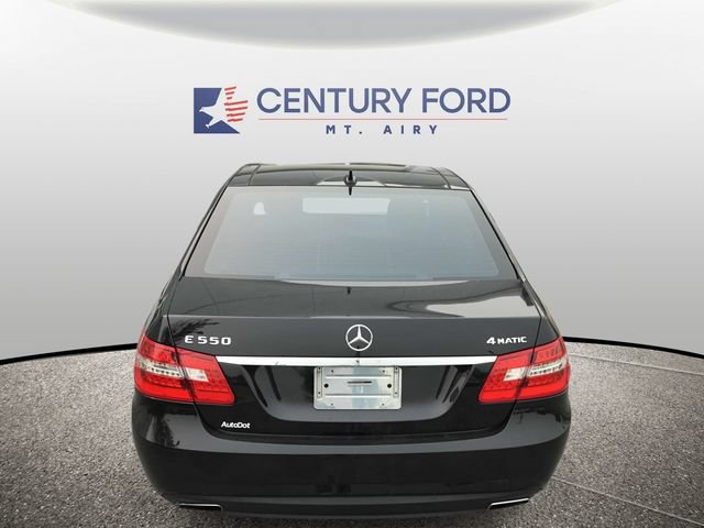Used 2010 Mercedes-Benz E 550 4MATIC Sedan image 4