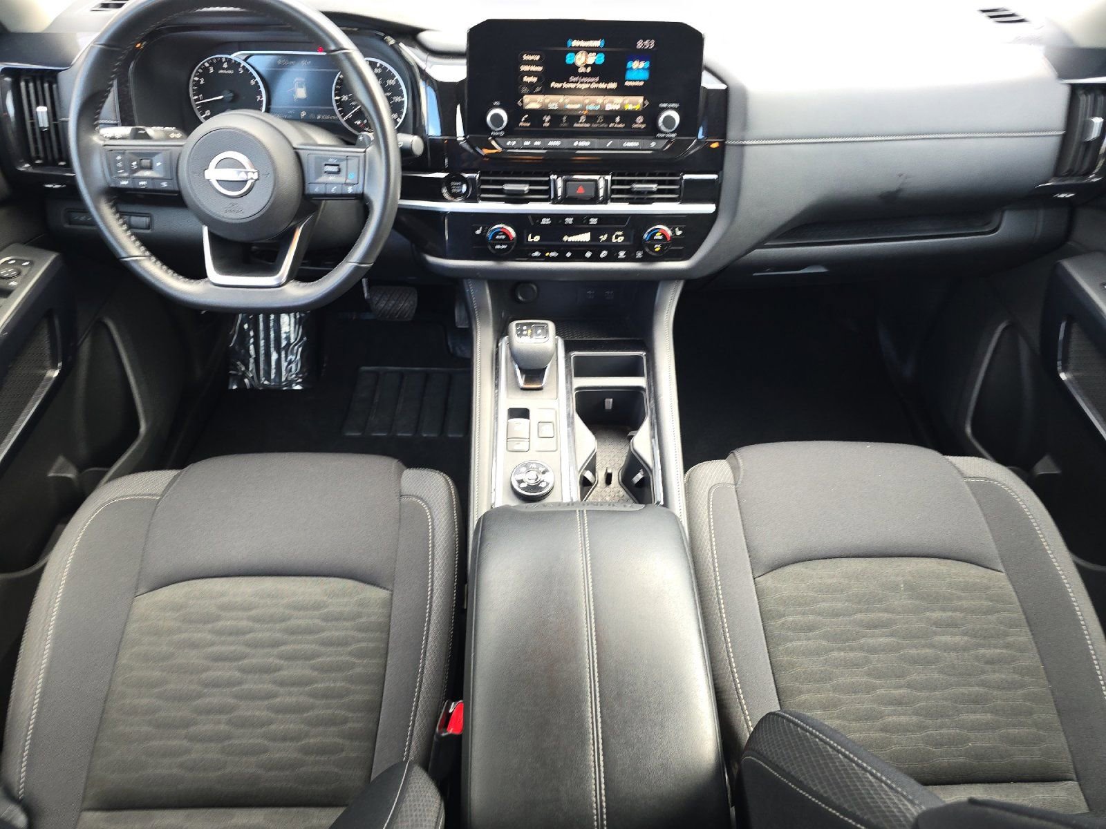 Used 2025 Nissan Pathfinder SV image 12