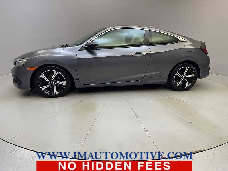 Used 2017 Honda Civic Touring image 2
