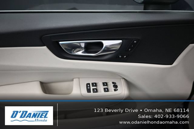 Used 2018 Volvo XC60 T5 Inscription AWD/4WD image 24