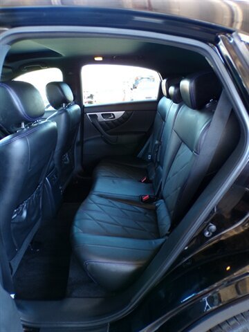 Used 2017 INFINITI QX70 AWD w/ Premium Package image 22