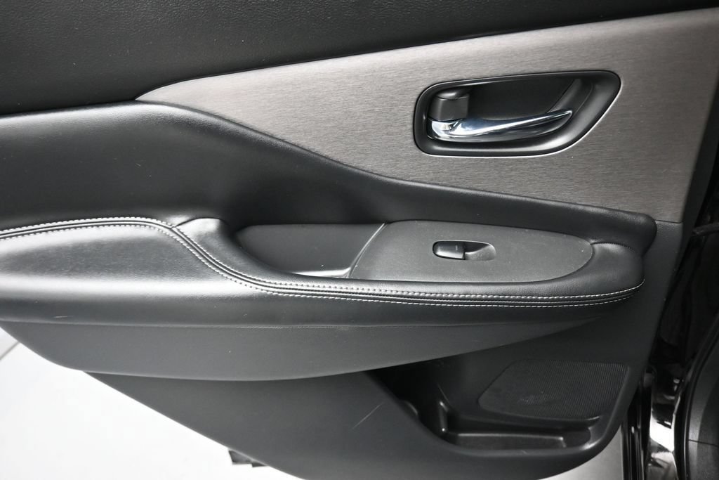 Used 2022 Nissan Murano SV FWD image 27