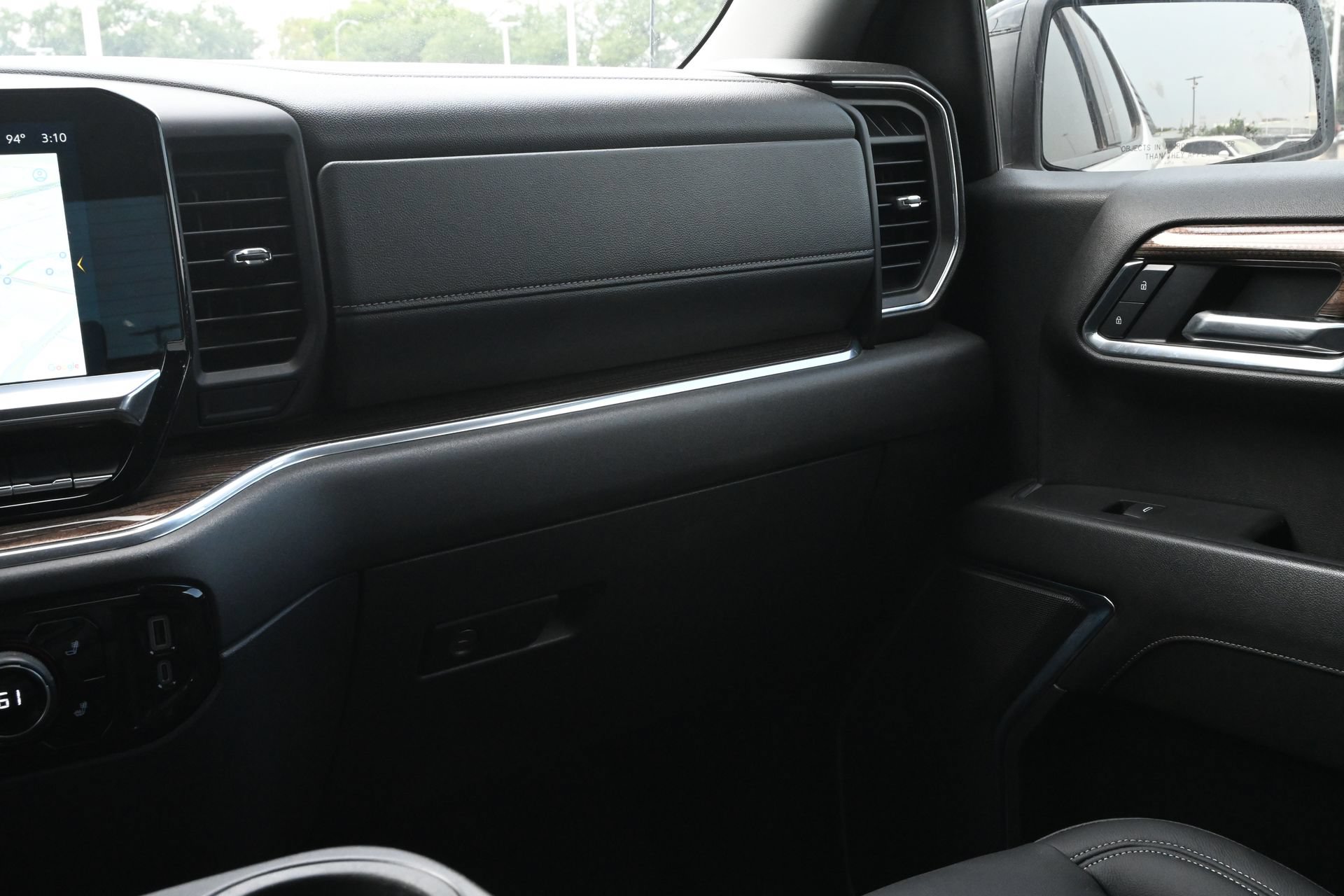 Used 2025 Chevrolet Silverado 1500 LT AWD/4WD image 9
