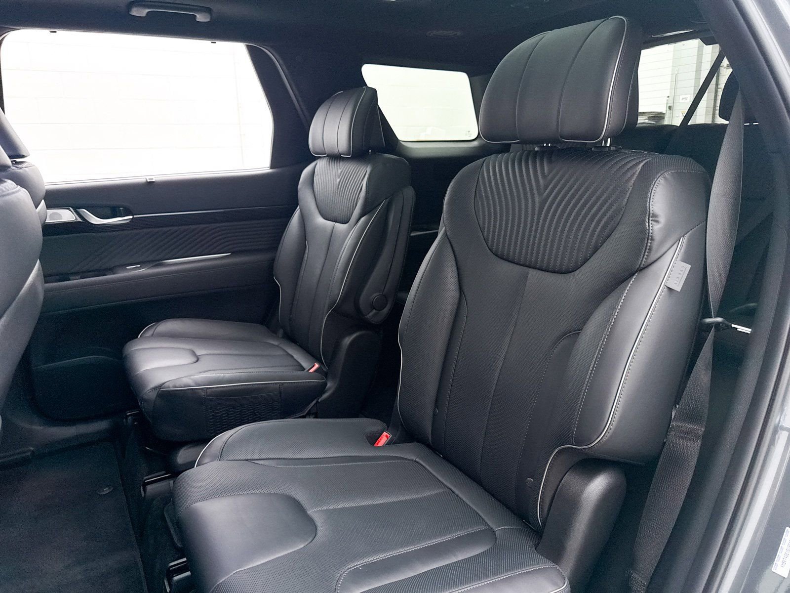 Used 2025 Hyundai Palisade Calligraphy image 34