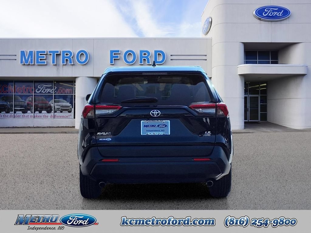 Used 2025 Toyota RAV4 LE AWD/4WD image 4