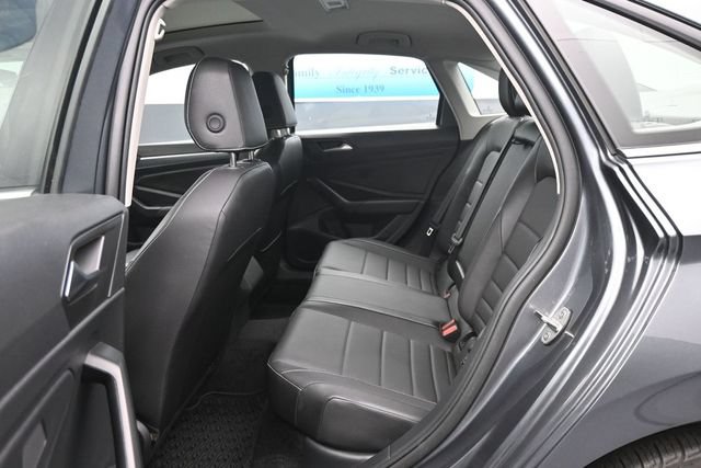 Used 2024 Volkswagen Jetta SE FWD image 8