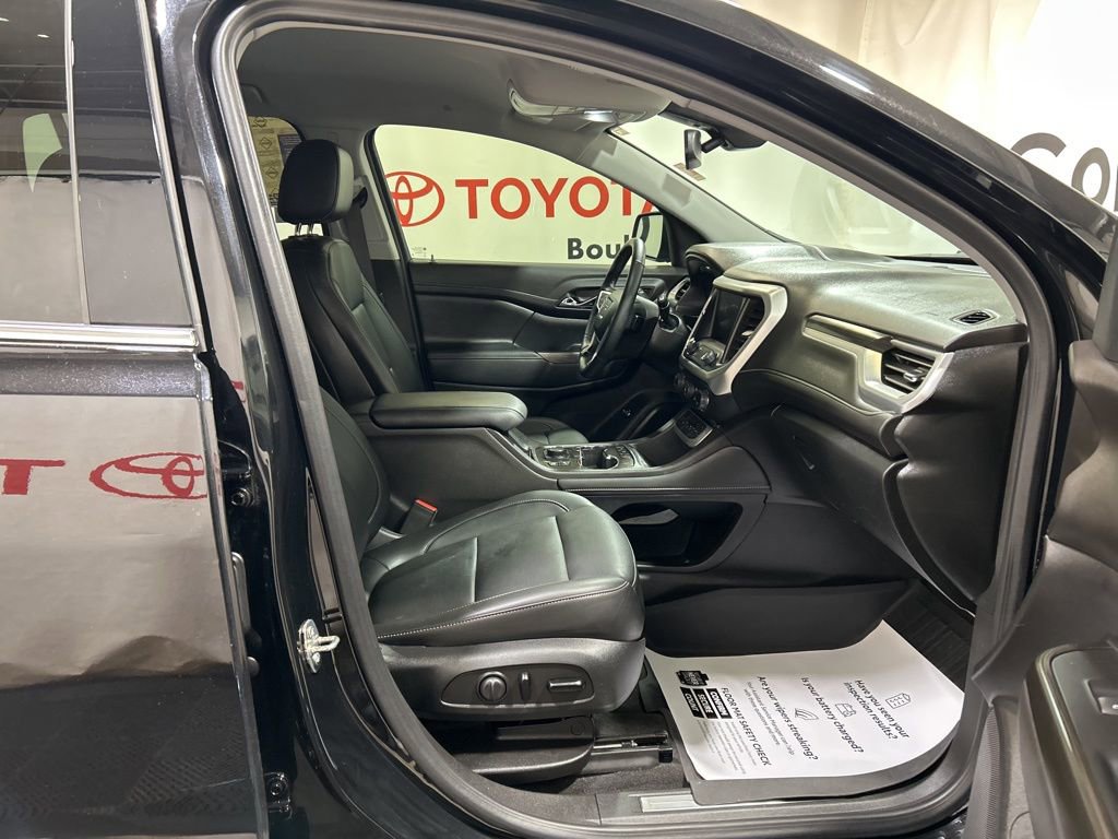 Used 2023 GMC Acadia SLT w/ Technology Package image 13