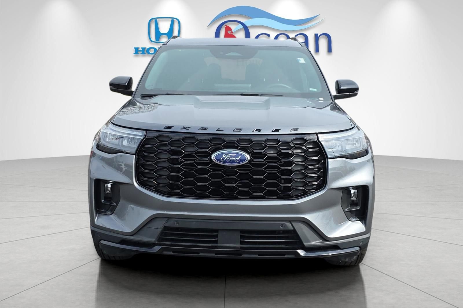 Used 2025 Ford Explorer ST-Line image 8