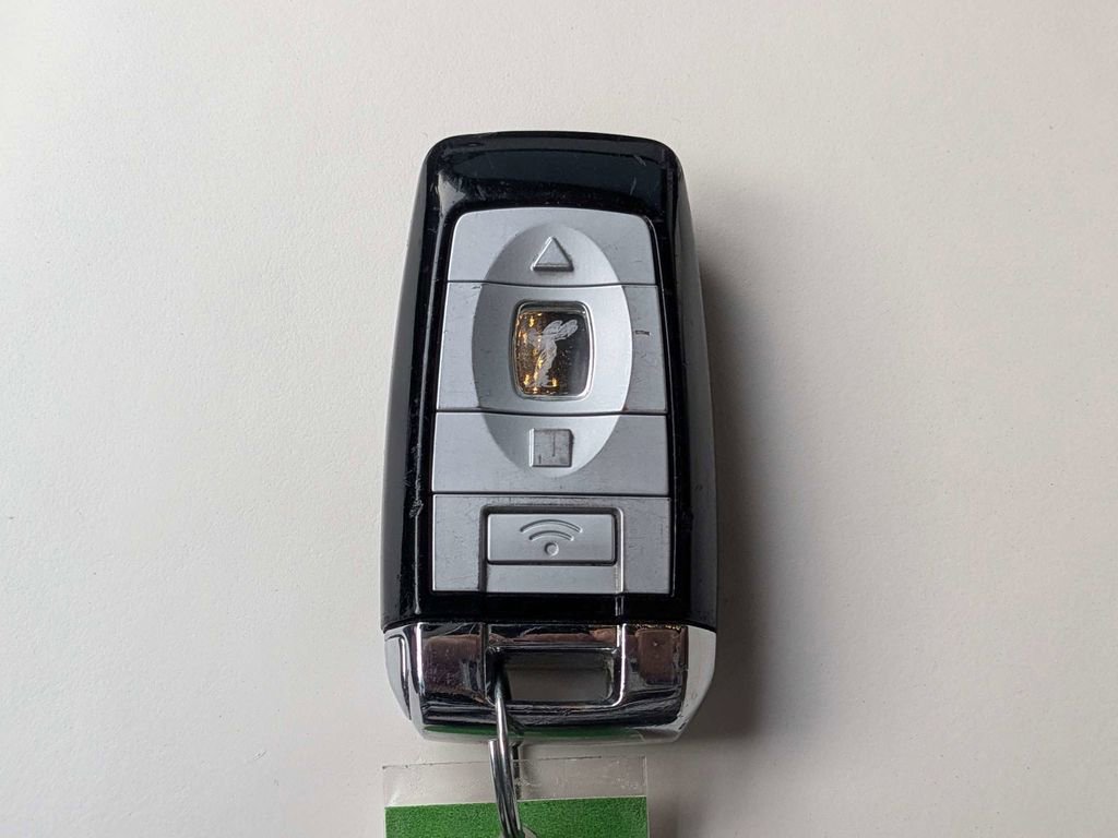 Used 2017 Rolls-Royce Ghost image 39