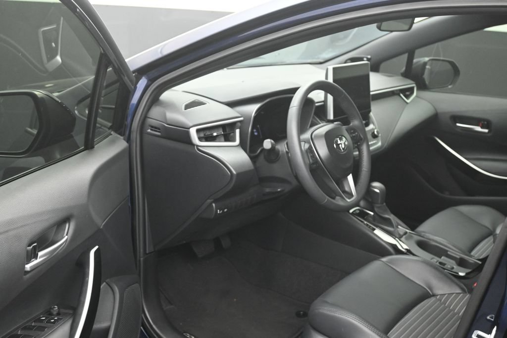 Used 2025 Toyota Corolla XSE FWD image 11