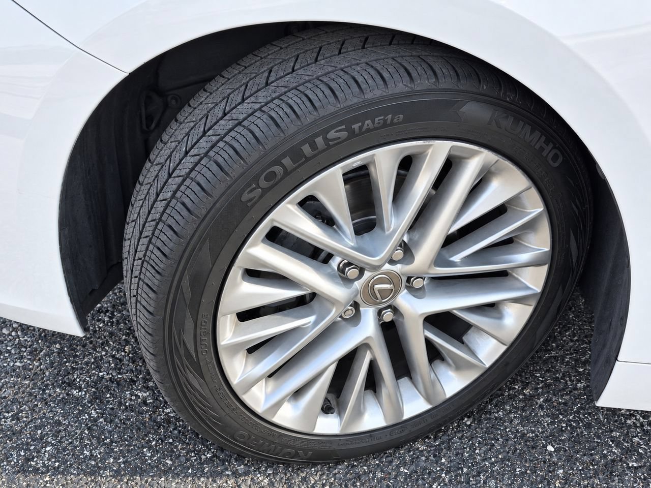 Used 2015 Lexus ES 350 w/ Luxury Package FWD image 9