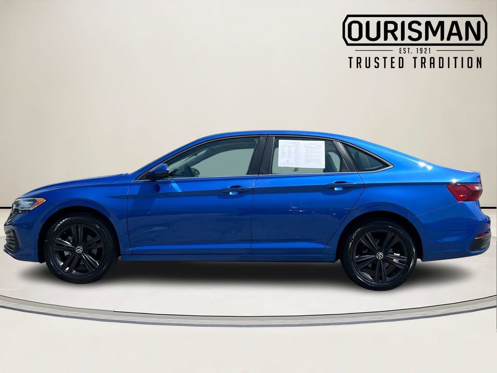 Certified 2023 Volkswagen Jetta SE image 3