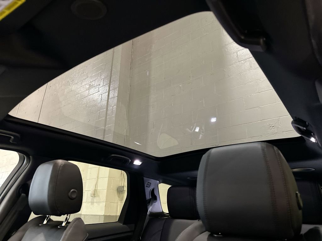 New 2026 Land Rover Discovery Sport Landmark image 11