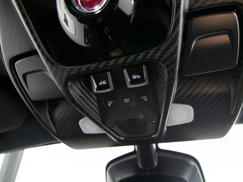 Used 2019 McLaren Senna image 56