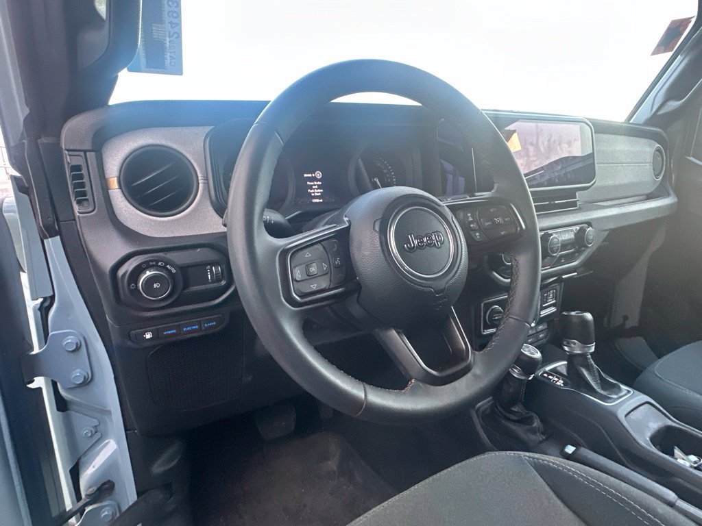 Used 2024 Jeep Wrangler Unlimited w/ Technology Group AWD/4WD image 13