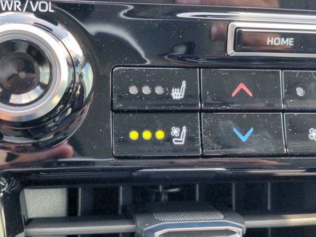 Used 2021 Toyota Highlander Limited image 24