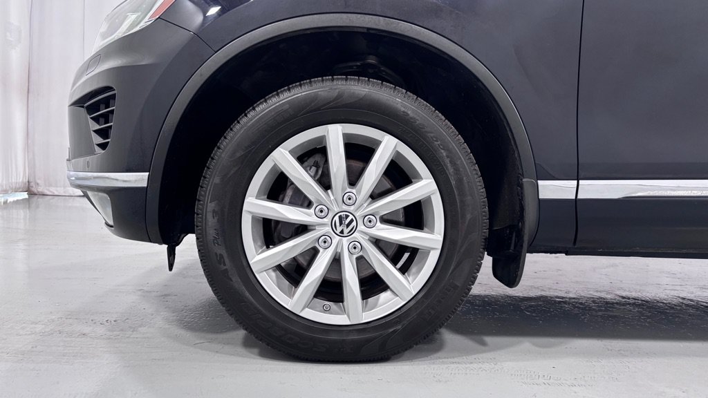 Used 2016 Volkswagen Touareg VR6 AWD/4WD image 30