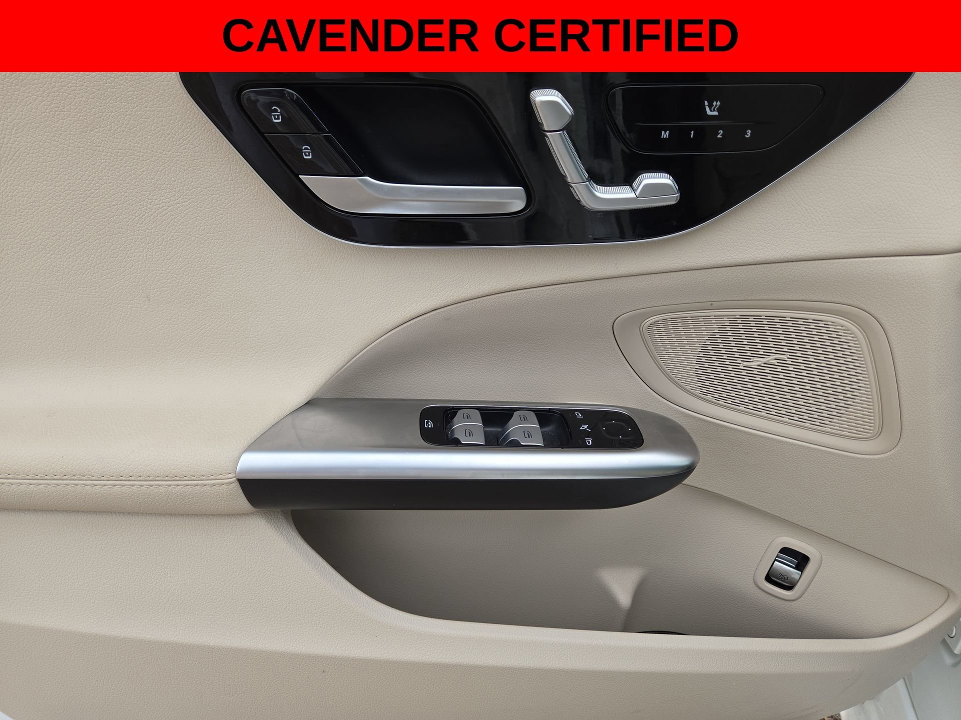 Used 2025 Mercedes-Benz C 300 4MATIC Sedan image 15