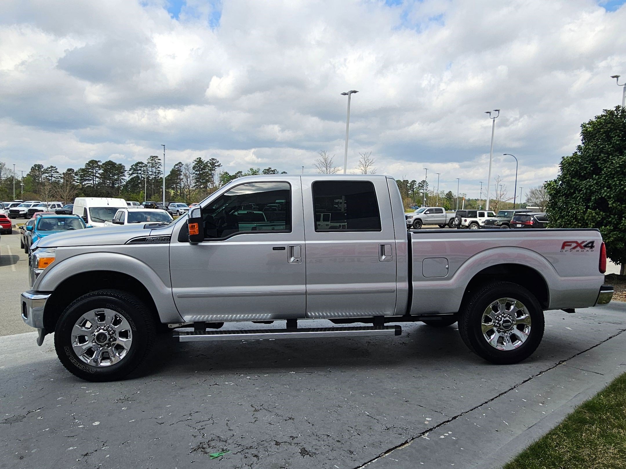 Used 2015 Ford F250 Lariat w/ Lariat Ultimate Package image 4