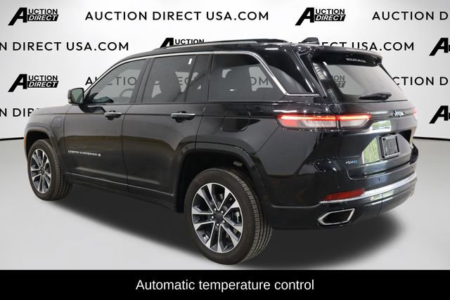 Used 2023 Jeep Grand Cherokee Overland AWD/4WD image 5