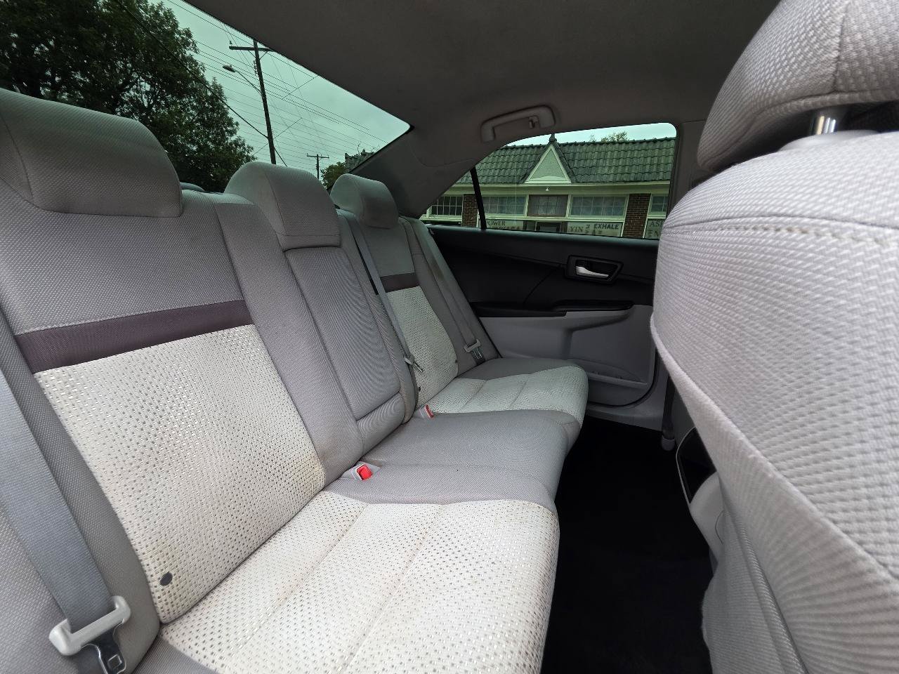 Used 2012 Toyota Camry LE FWD image 30