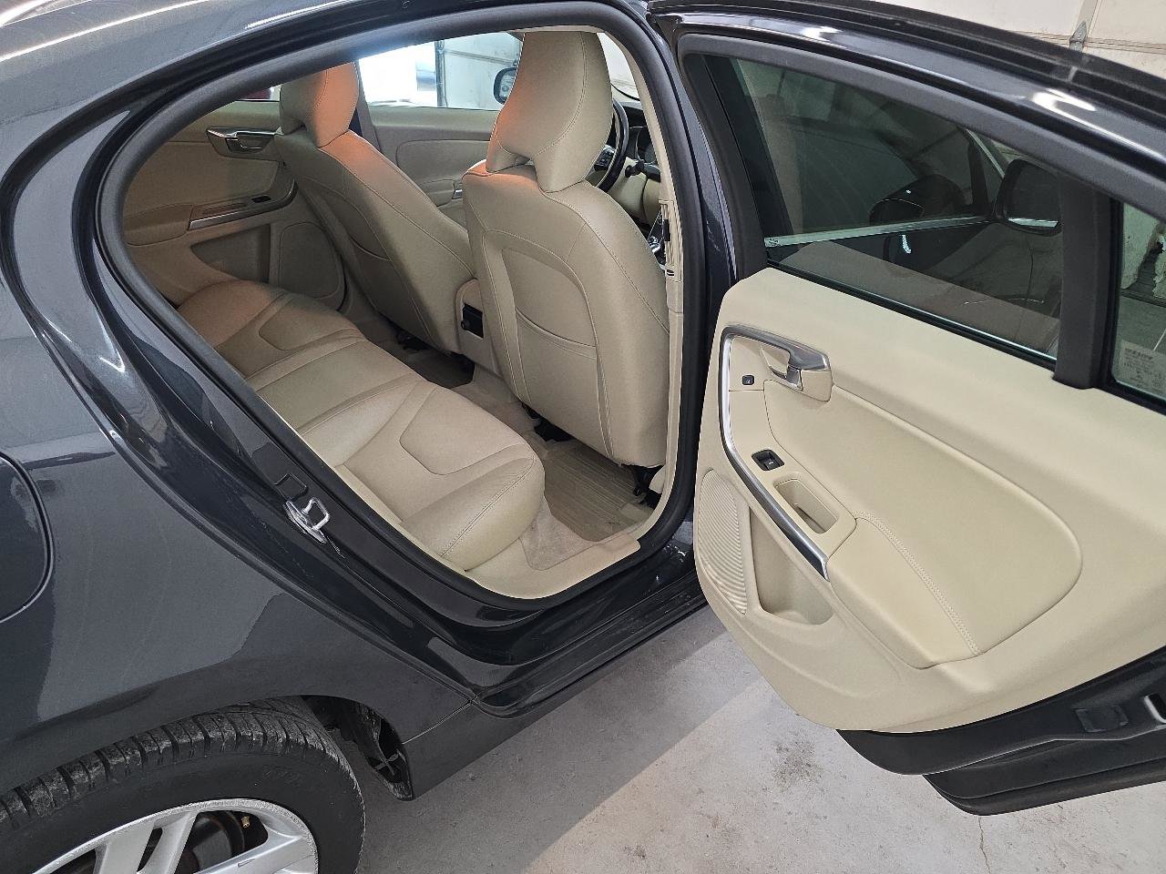 Used 2015 Volvo S60 T5 Premier image 39